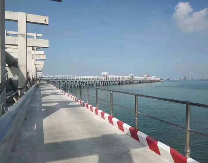 建筑装饰不锈钢管---深水港码头护栏
