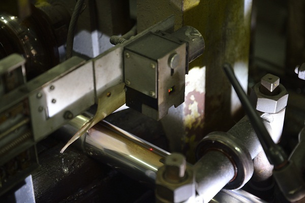 红外线漏焊检测设备来检测是否漏焊